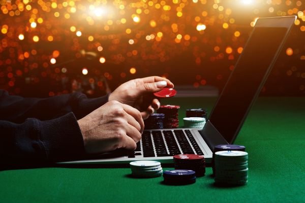 Privasi akses APK untuk pengguna dewasa